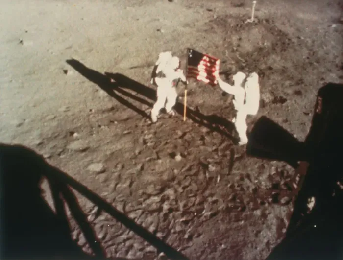 Framed Print : Armstrong and Aldrin unfurl the US flag on the moon, 1969 Framed Print : Armstrong and Aldrin unfurl the US flag on the moon, 1969