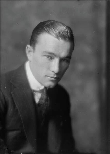 Armstrong, Robert, Mr. portrait photograph, 1915 June 25. Creator: Arnold Genthe