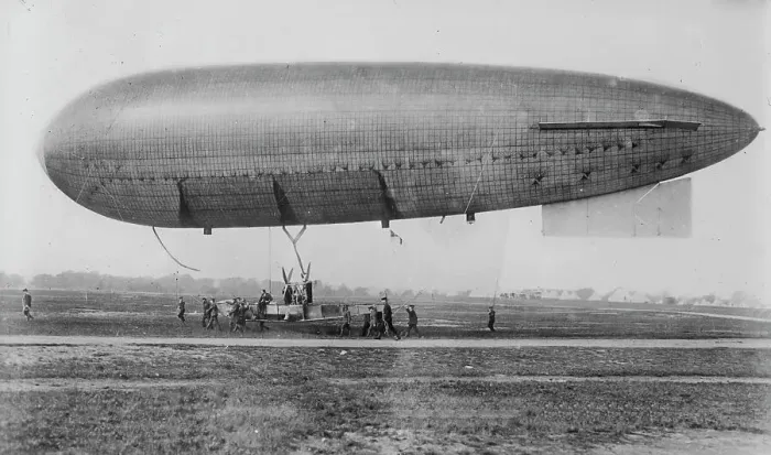 Framed Print : Army Airship, Beta II, between c1910 and c1915. Creator: Bain News Service Framed Print : Army Airship, Beta II, between c1910 and c1915. Creator: Bain News Service