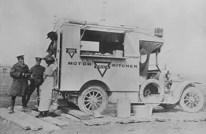 Framed Print : Army Motor Kitchen of Mrs. Hoare's [YMCA], 2 Oct 1918. Creator: Bain News Service