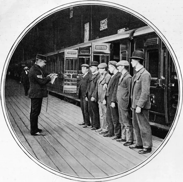 Framed Print : Army recruits off to join up, London, c1900 (1901) Framed Print : Army recruits off to join up, London, c1900 (1901)