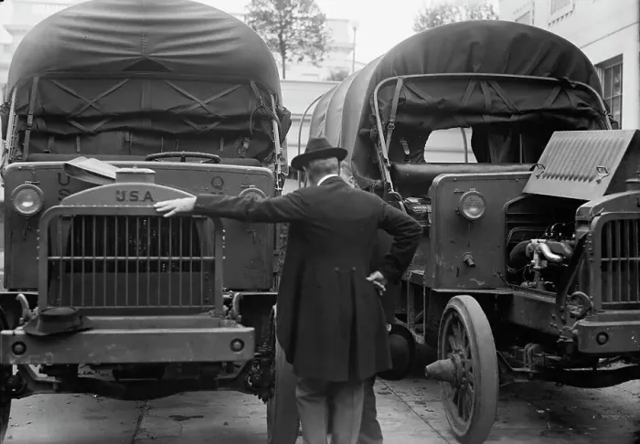 Framed Print : Army, U.S. Motor Truck Inspection, 1917. Creator: Harris & Ewing. Army, U.S. Motor Truck Inspection, 1917. Creator: Harris & Ewing Framed Print : Army, U.S. Motor Truck Inspection, 1917. Creator: Harris & Ewing. Army, U.S. Motor Truck Inspection, 1917. Creator: Harris & Ewing