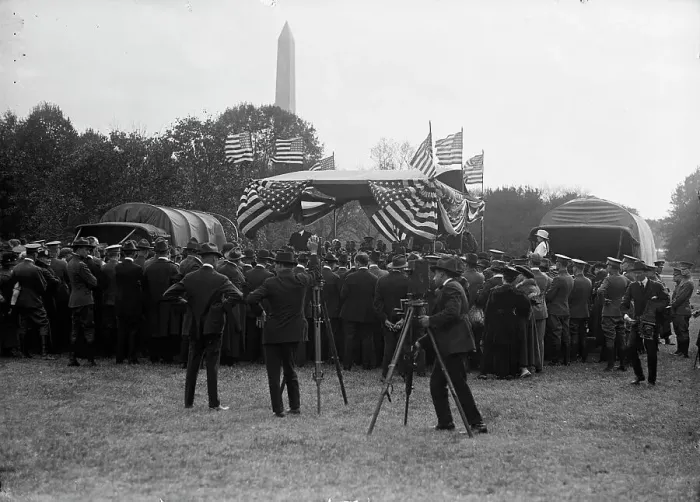 Framed Print : Army, U.S. Motor Truck Inspection, 1917. Creator: Harris & Ewing. Army, U.S. Motor Truck Inspection, 1917. Creator: Harris & Ewing Framed Print : Army, U.S. Motor Truck Inspection, 1917. Creator: Harris & Ewing. Army, U.S. Motor Truck Inspection, 1917. Creator: Harris & Ewing
