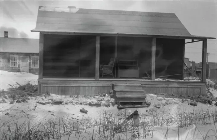 Framed Print : Arnold Genthe's bungalow at Long Beach, 1927 Creator: Arnold Genthe Framed Print : Arnold Genthe's bungalow at Long Beach, 1927 Creator: Arnold Genthe