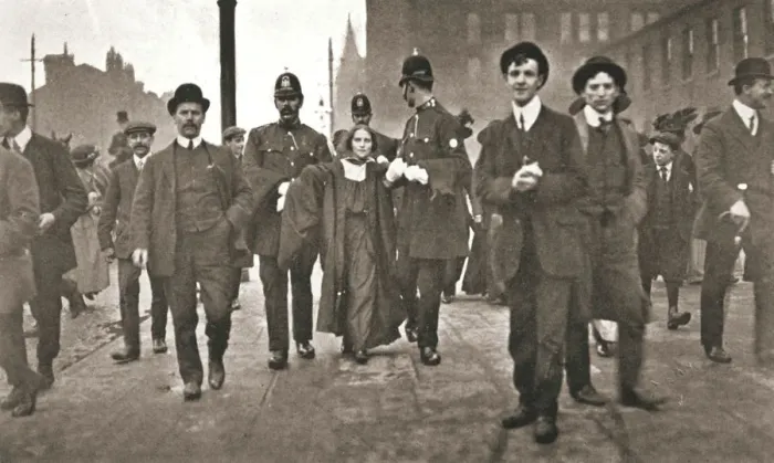Framed Print : Arrest of Dora Marsden, British suffragette, outside the Victoria University of Manchester, 1909 Framed Print : Arrest of Dora Marsden, British suffragette, outside the Victoria University of Manchester, 1909
