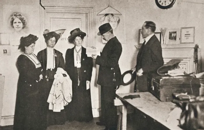 Framed Print : Arrest of leading suffragettes, London, 13 October 1908 Framed Print : Arrest of leading suffragettes, London, 13 October 1908