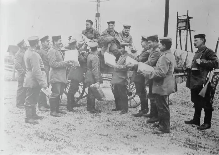 Framed Print : Arrival of gifts for German soldiers, between c1914 and c1915. Creator: Bain News Service Framed Print : Arrival of gifts for German soldiers, between c1914 and c1915. Creator: Bain News Service
