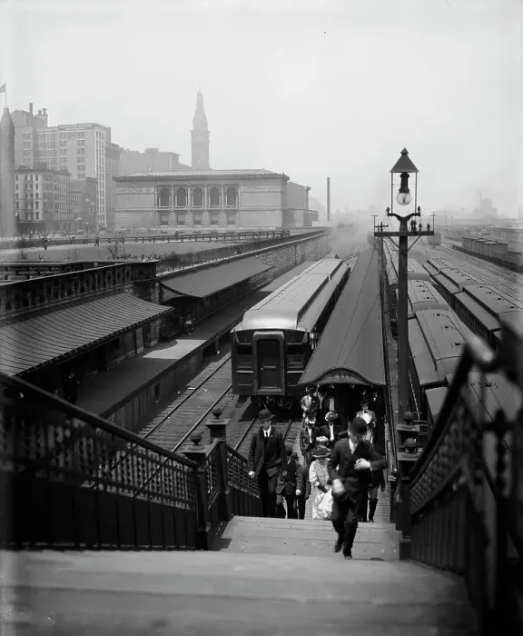 Framed Print : Arriving from the suburbs, Chicago, Ill. c1907. Creator: Unknown Framed Print : Arriving from the suburbs, Chicago, Ill. c1907. Creator: Unknown
