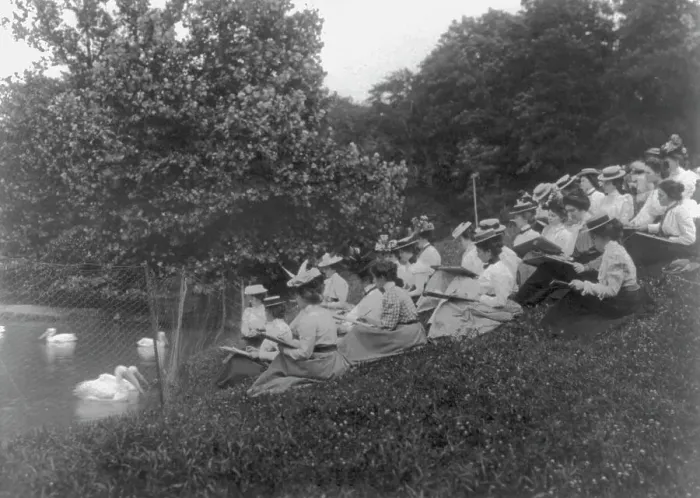 Framed Print : Art class, sketching ducks at zoo, Normal school, (1899?). Creator: Frances Benjamin Johnston Framed Print : Art class, sketching ducks at zoo, Normal school, (1899?). Creator: Frances Benjamin Johnston
