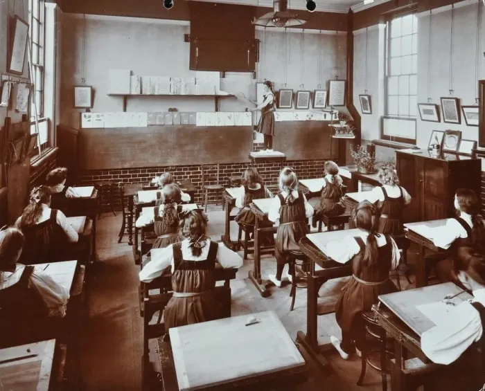 Framed Print : Art lesson, Fulham County Secondary School, London, 1908 Framed Print : Art lesson, Fulham County Secondary School, London, 1908