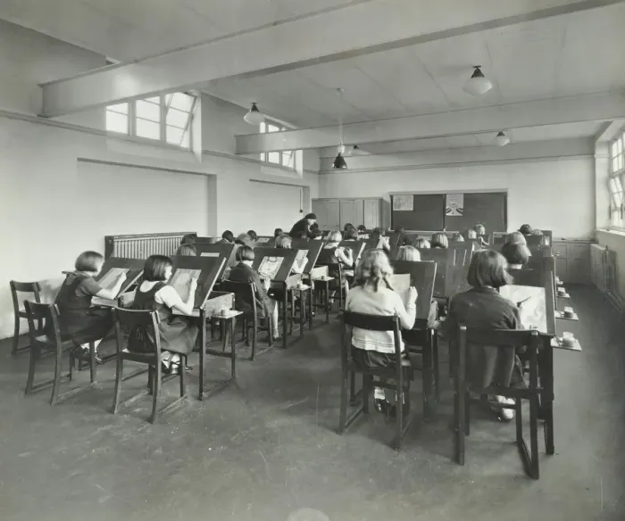 Framed Print : Art lesson, Wornington Road School, London, 1938 Framed Print : Art lesson, Wornington Road School, London, 1938