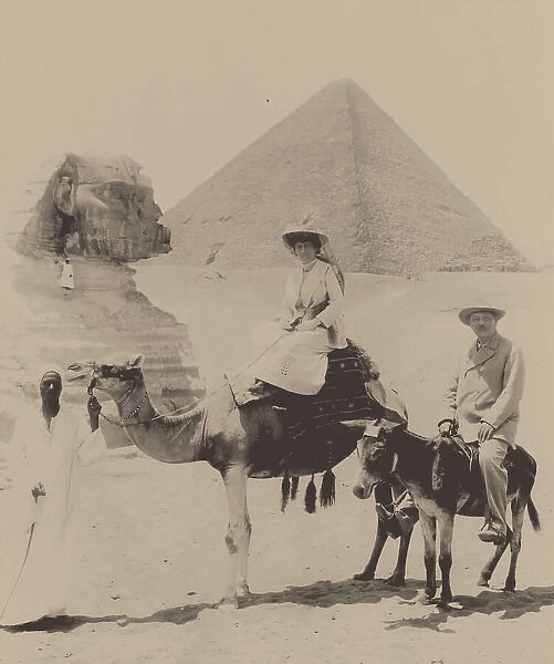 Arthur Conan Doyle and his wife Jean visiting the Pyramids, Egypt, 1907. Creator: Anonymous