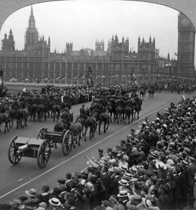 Framed Print : Artillery in the Great March of the Empires Forces, Westminster Bridge, London, 1919(?). Artist: Realistic Travels Publishers Framed Print : Artillery in the Great March of the Empires Forces, Westminster Bridge, London, 1919(?). Artist: Realistic Travels Publishers