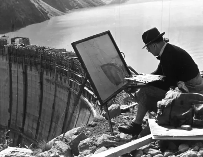 Framed Print : A artist from Linz painting the Limberg Dam, Austria, c1947-1951 Framed Print : A artist from Linz painting the Limberg Dam, Austria, c1947-1951