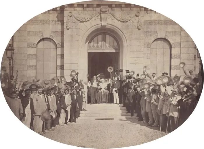 Framed Print : Asile Imperial de Vincennes: le 15 Aout, le Salut al Empereur, 1859 Framed Print : Asile Imperial de Vincennes: le 15 Aout, le Salut al Empereur, 1859