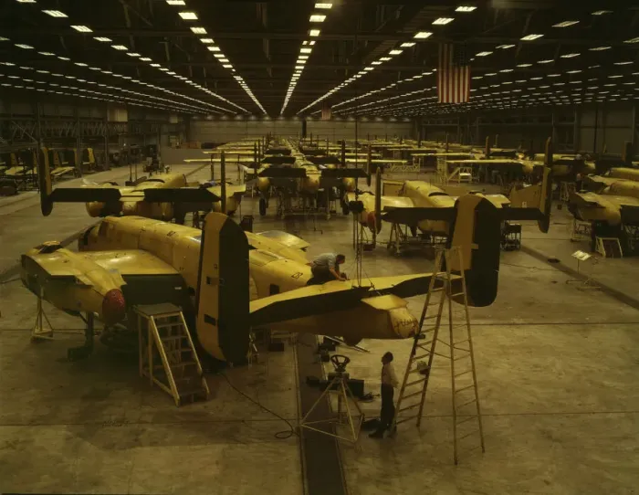 Framed Print : Assembling B-25 bombers at North American Aviation, Kansas City, Kansas, 1942. Creator: Alfred T Palmer Framed Print : Assembling B-25 bombers at North American Aviation, Kansas City, Kansas, 1942. Creator: Alfred T Palmer