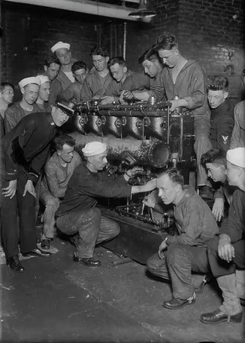 Framed Print : Assembling main engine, between c1915 and c1920. Creator: Bain News Service Framed Print : Assembling main engine, between c1915 and c1920. Creator: Bain News Service