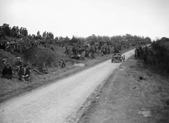 Framed Print : Aston Martin of Bertie Kensington-Moir, Essex Motor Club Kop Hillclimb, Buckinghamshire, 1922 Framed Print : Aston Martin of Bertie Kensington-Moir, Essex Motor Club Kop Hillclimb, Buckinghamshire, 1922