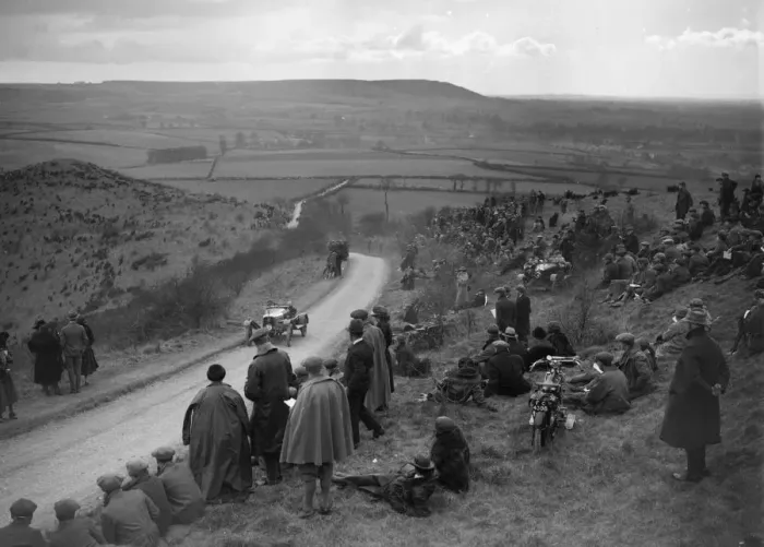 Framed Print : Aston Martin of Bertie Kensington-Moir, Essex Motor Club Kop Hillclimb, Buckinghamshire, 1922 Framed Print : Aston Martin of Bertie Kensington-Moir, Essex Motor Club Kop Hillclimb, Buckinghamshire, 1922