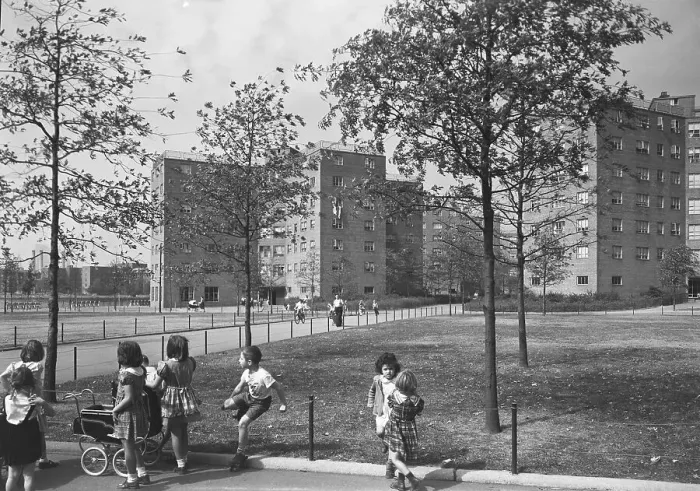 Framed Print : Astoria Houses, 1951. Creator: Gottscho-Schleisner, Inc Framed Print : Astoria Houses, 1951. Creator: Gottscho-Schleisner, Inc