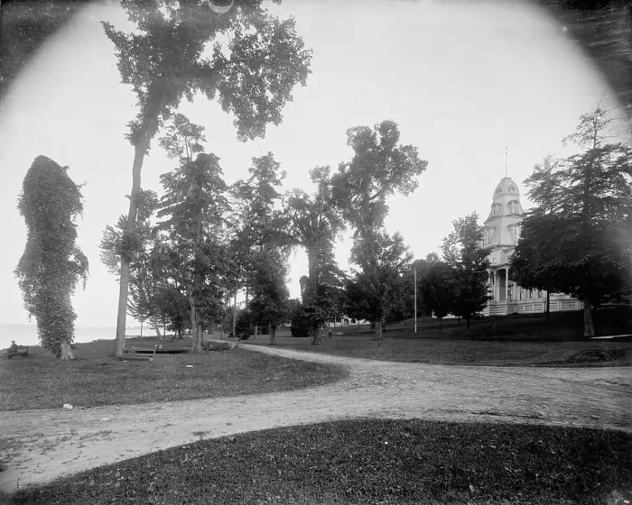 Framed Print : Athenaeum Hotel, Chatauqua (i.e. Chautauqua), ca 1898. Creator: Unknown Framed Print : Athenaeum Hotel, Chatauqua (i.e. Chautauqua), ca 1898. Creator: Unknown
