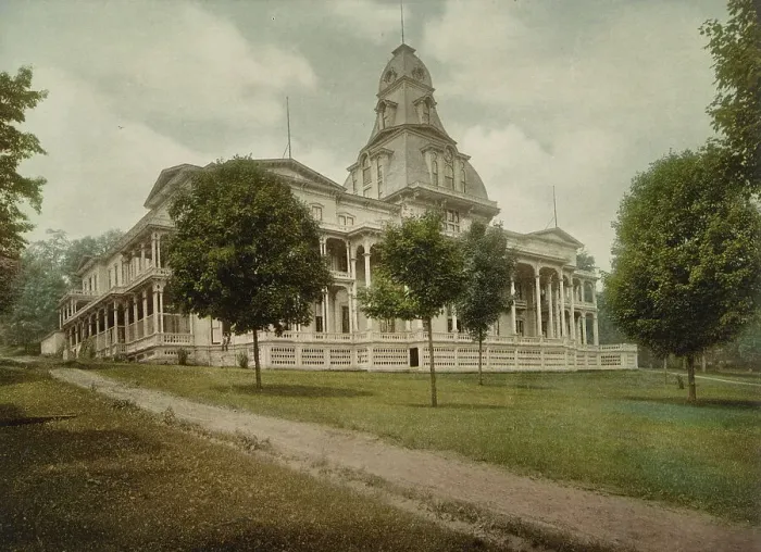 Framed Print : Athenaeum Hotel, Chautauqua, New York, c1898. Creator: Unknown Framed Print : Athenaeum Hotel, Chautauqua, New York, c1898. Creator: Unknown