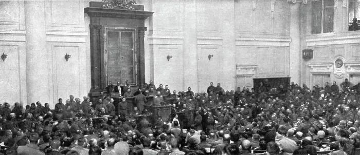Framed Print : Au Palais de Tauride; Le bureau du Conseil des delegues ouvriers et soldats, pendant... 1917. Creator: Unknown Framed Print : Au Palais de Tauride; Le bureau du Conseil des delegues ouvriers et soldats, pendant... 1917. Creator: Unknown