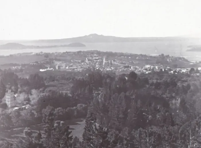 Framed Print : Auckland, from Mount Eden, late 19th-early 20th century. Creator: Unknown Framed Print : Auckland, from Mount Eden, late 19th-early 20th century. Creator: Unknown