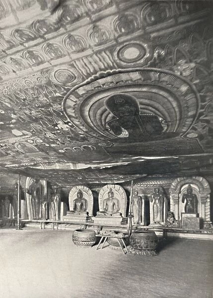 Aus den Felsentempeln von Dambulla, 1926