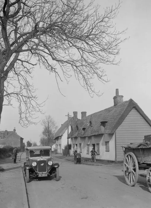 Framed Print : Austin 16 / 6 Burnham, High Roding, South of Great Dunmow, Essex, 1930s. Artist: Bill Brunell Framed Print : Austin 16 / 6 Burnham, High Roding, South of Great Dunmow, Essex, 1930s. Artist: Bill Brunell