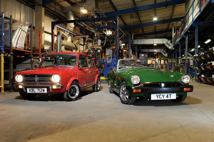 Framed Print : Austin Mini 1275 GT 1980 and MG Midget 1979. Artist: Simon Clay Framed Print : Austin Mini 1275 GT 1980 and MG Midget 1979. Artist: Simon Clay