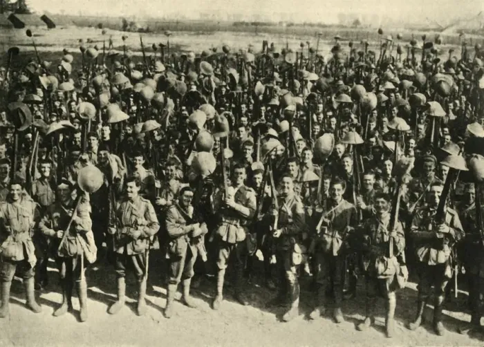 Framed Print : Australian soldiers on the Western Front, First World War, 1917, (c1920). Creator: Unknown Framed Print : Australian soldiers on the Western Front, First World War, 1917, (c1920). Creator: Unknown