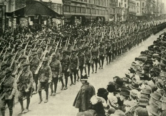 Framed Print : Australian troops, Melbourne, First World War, c1915, (c1920). Creator: Unknown Framed Print : Australian troops, Melbourne, First World War, c1915, (c1920). Creator: Unknown