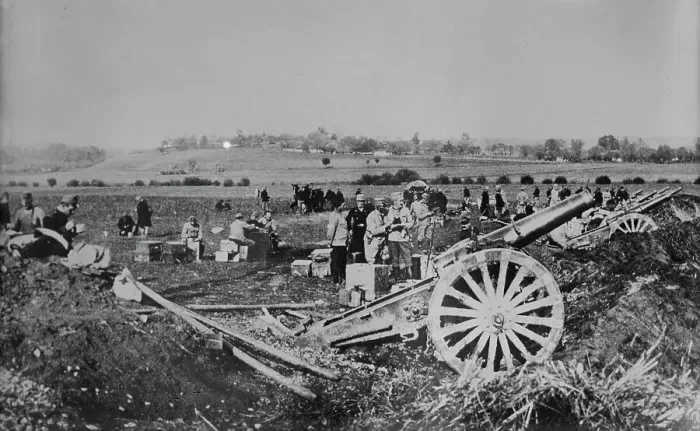 Framed Print : Austrian 15 cm. gun in action, between c1910 and c1915. Creator: Bain News Service Framed Print : Austrian 15 cm. gun in action, between c1910 and c1915. Creator: Bain News Service