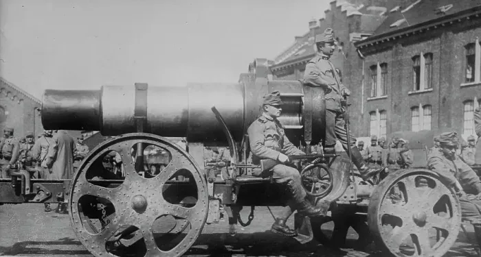 Framed Print : Austrian siege gun in Belg. [i.e. Belgium], between c1914 and c1915. Creator: Bain News Service