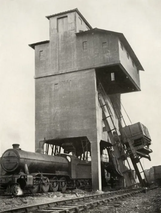 Framed Print : Automatic Coaling at Hornsey Station, Middlesex, 1935. Creator: Unknown Framed Print : Automatic Coaling at Hornsey Station, Middlesex, 1935. Creator: Unknown