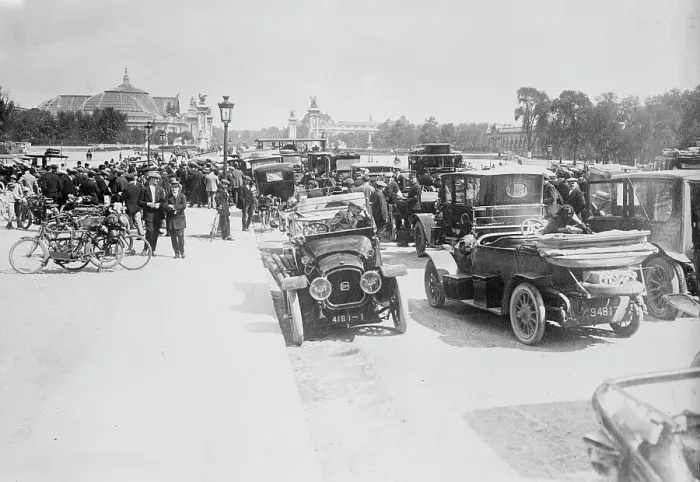 Framed Print : Autos requisitioned, Paris, between c1914 and c1915. Creator: Bain News Service Framed Print : Autos requisitioned, Paris, between c1914 and c1915. Creator: Bain News Service
