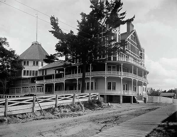 Avery Beach Hotel, South Haven, Mich. between 1890 and 1901. Creator: William H. Jackson