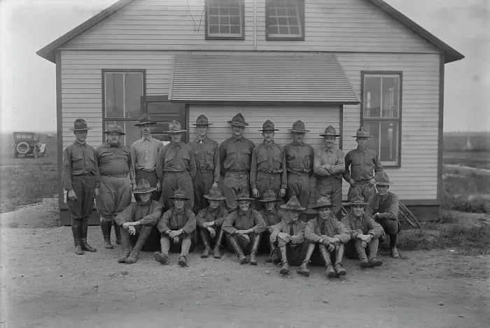 Framed Print : Aviators, Mineola, between 1917 and 1918. Creator: Bain News Service Framed Print : Aviators, Mineola, between 1917 and 1918. Creator: Bain News Service