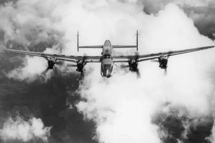 Framed Print : Avro Lancaster Framed Print : Avro Lancaster