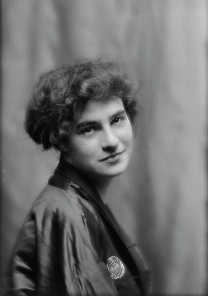 Babcock, Jessie C. Miss, portrait photograph, 1912 May 28. Creator: Arnold Genthe