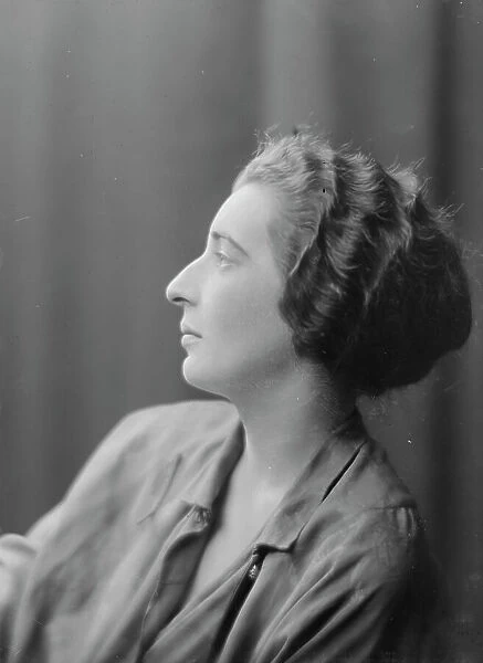 Baker, Alice, Miss, portrait photograph, 1917 June 4. Creator: Arnold Genthe