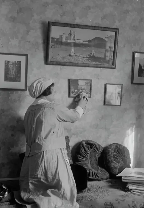 Framed Print : Baker, between c1915 and c1920. Creator: Bain News Service Framed Print : Baker, between c1915 and c1920. Creator: Bain News Service