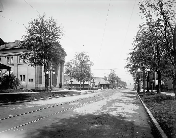 Framed Print : Bank of Commerce, Devonshire Road, Walkerville, Ont. between 1905 and 1915. Creator: Unknown Framed Print : Bank of Commerce, Devonshire Road, Walkerville, Ont. between 1905 and 1915. Creator: Unknown