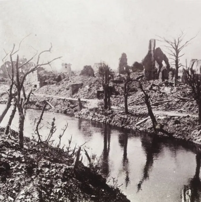 Framed Print : Banks of the Yser, Belgium, c1914-c1918 Framed Print : Banks of the Yser, Belgium, c1914-c1918