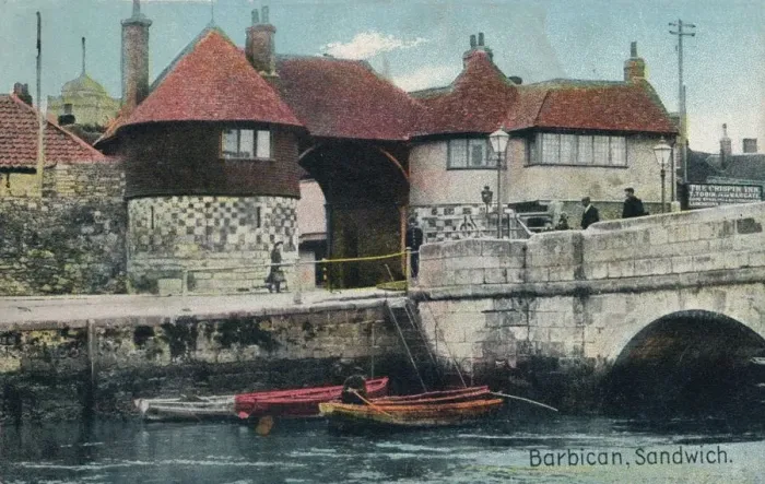 Framed Print : The Barbican, Sandwich, Kent, c1905 Framed Print : The Barbican, Sandwich, Kent, c1905