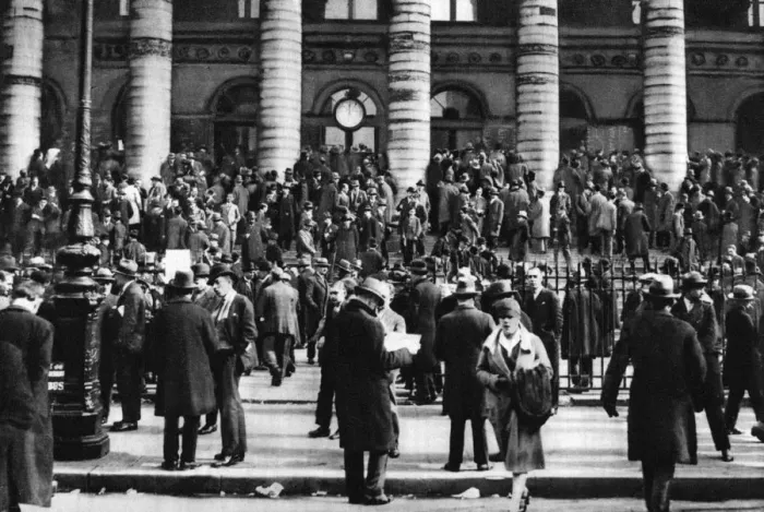 Framed Print : Bargaining outside the Stock Exchange, Paris, 1931. Artist: Ernest Flammarion Framed Print : Bargaining outside the Stock Exchange, Paris, 1931. Artist: Ernest Flammarion