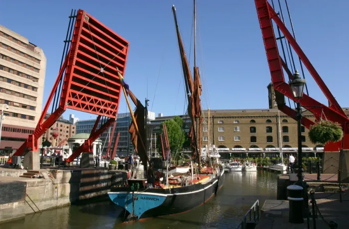 Framed Print : Barge passing through St Katherines Lock, London Framed Print : Barge passing through St Katherines Lock, London
