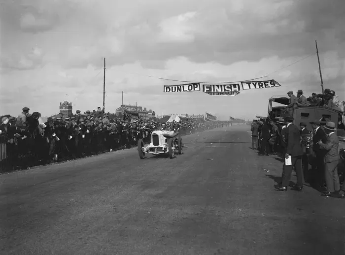 Framed Print : A Barlows Benz 84hp at the finishing line, Southsea Speed Carnival, Hampshire, 1922 Framed Print : A Barlows Benz 84hp at the finishing line, Southsea Speed Carnival, Hampshire, 1922