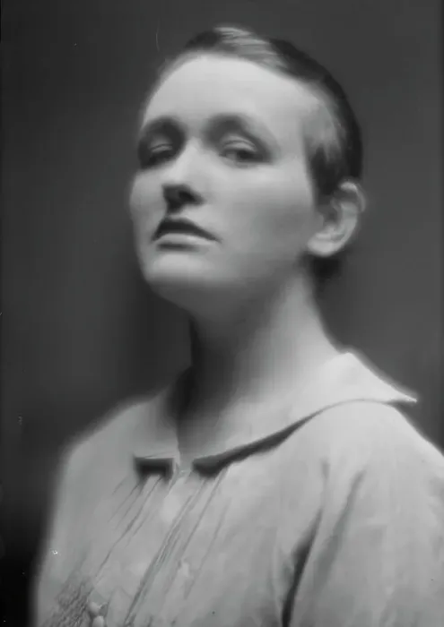 Framed Print : Barnwell, Mrs. portrait photograph, between 1913 and 1942. Creator: Arnold Genthe Framed Print : Barnwell, Mrs. portrait photograph, between 1913 and 1942. Creator: Arnold Genthe